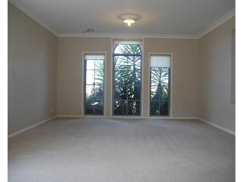 42 Lacebark Grove, Worrigee NSW 2540