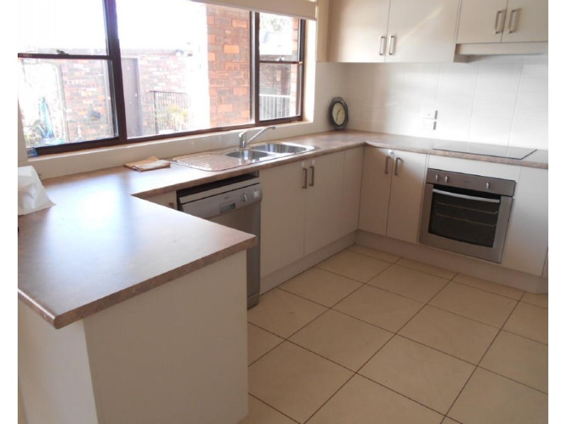 98 Yurunga Drive, North Nowra NSW 2541