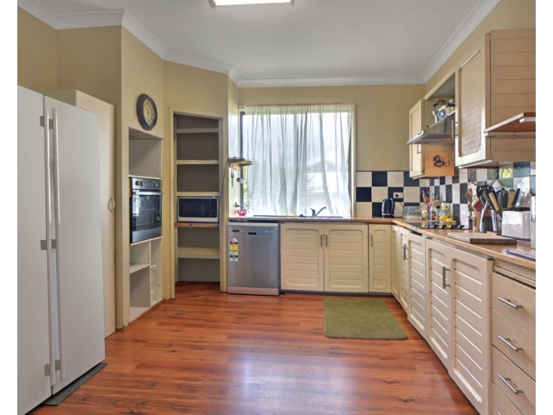 19 Dalwah Street, Bomaderry NSW 2541