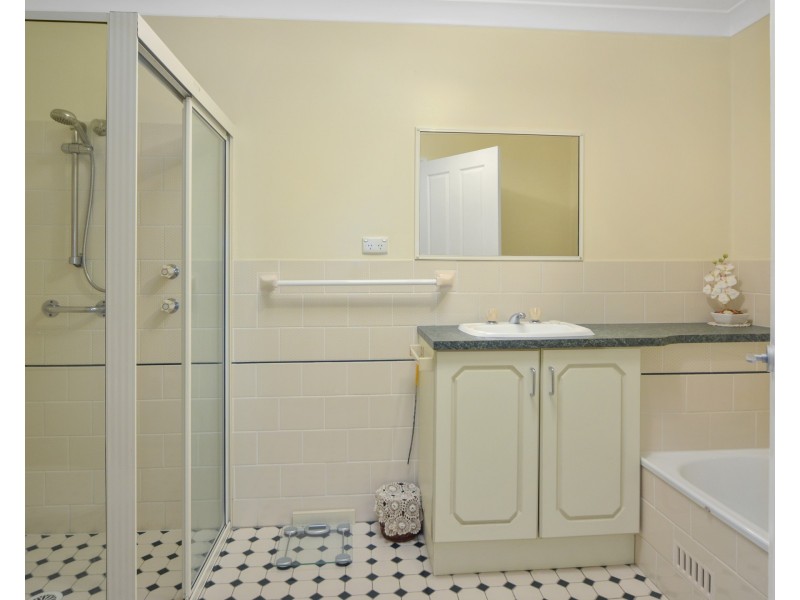 4/8 Regent Place, Bomaderry NSW 2541