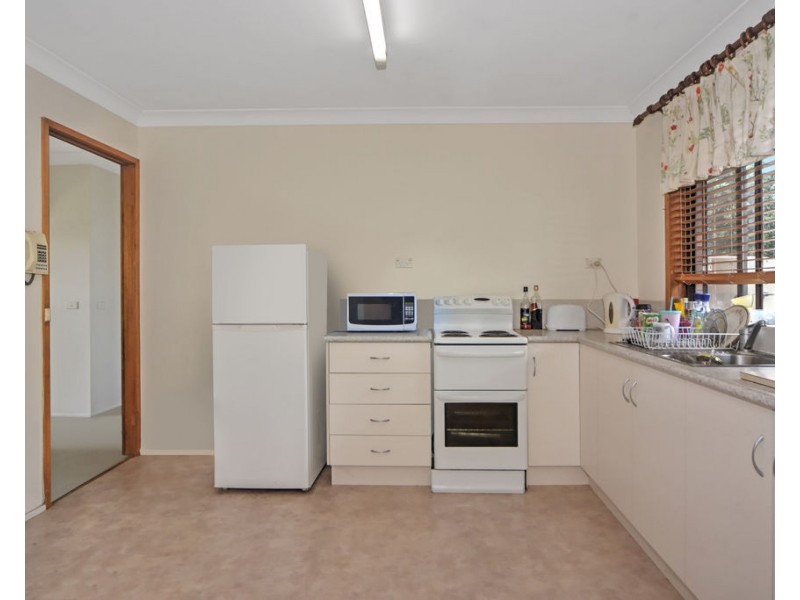 1 Birkdale Grove, Bomaderry NSW 2541