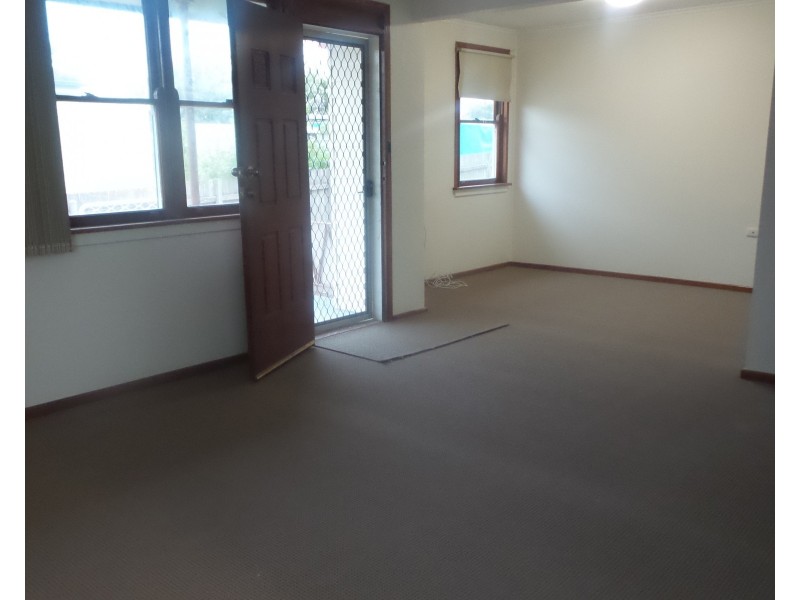 30 Sampson Crescent, Bomaderry NSW 2541