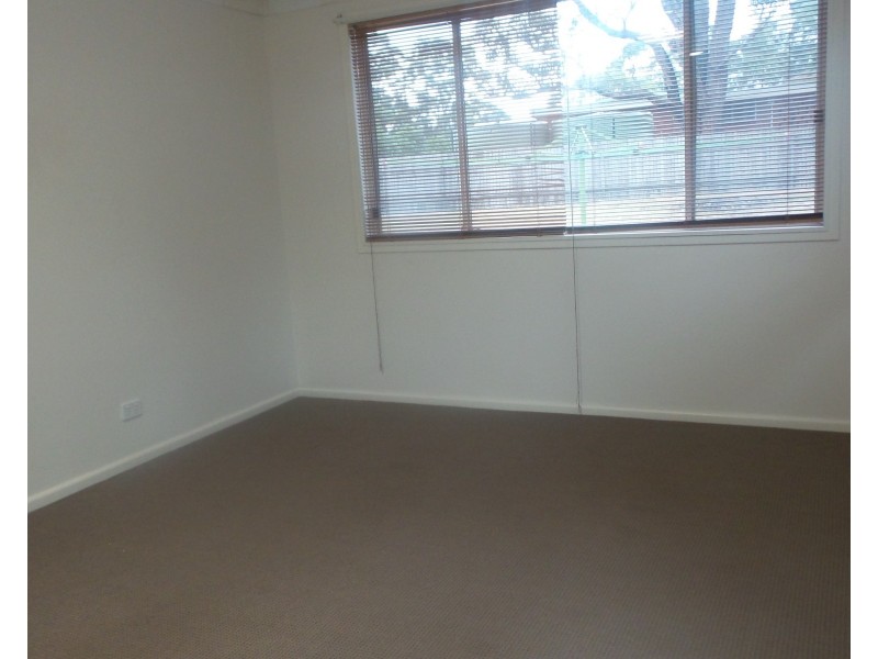 30 Sampson Crescent, Bomaderry NSW 2541