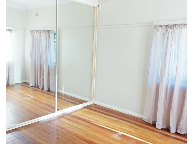 46 Brinawarr Street, Bomaderry NSW 2541