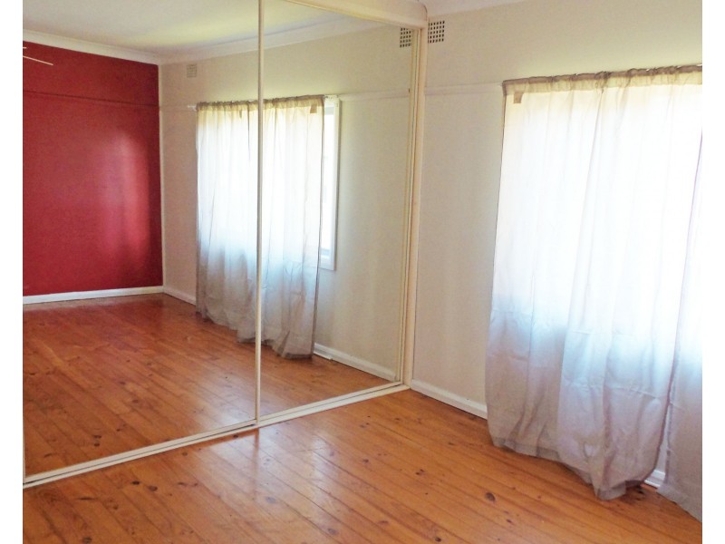 46 Brinawarr Street, Bomaderry NSW 2541
