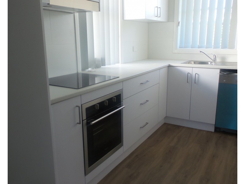 1 Young Avenue, Nowra NSW 2541