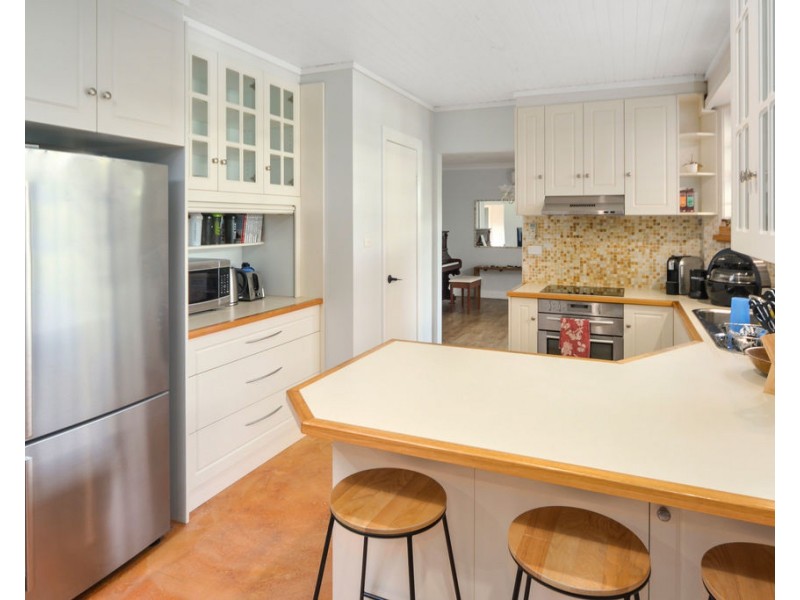 4 Wasdale Place, Bomaderry NSW 2541