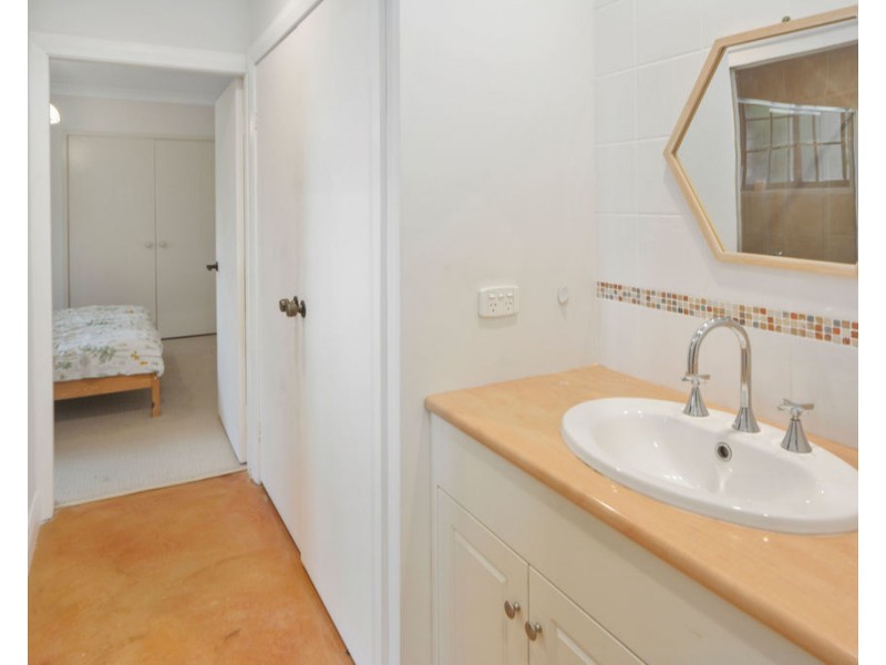 4 Wasdale Place, Bomaderry NSW 2541