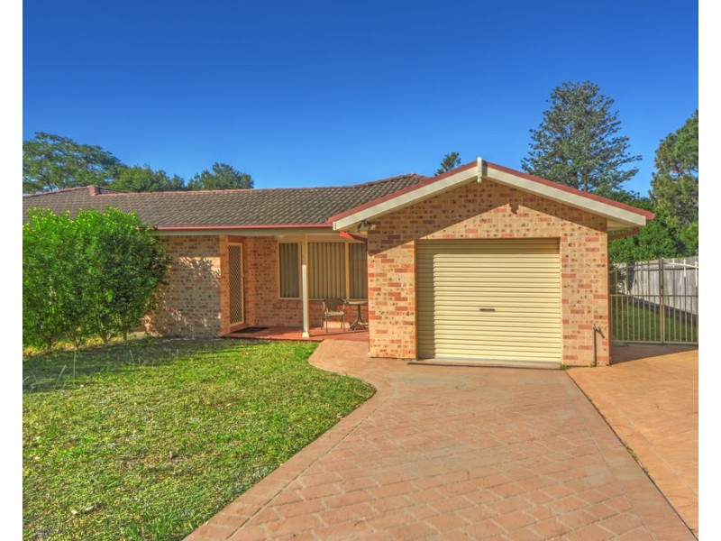 24 Lyndhurst Drive, Bomaderry NSW 2541