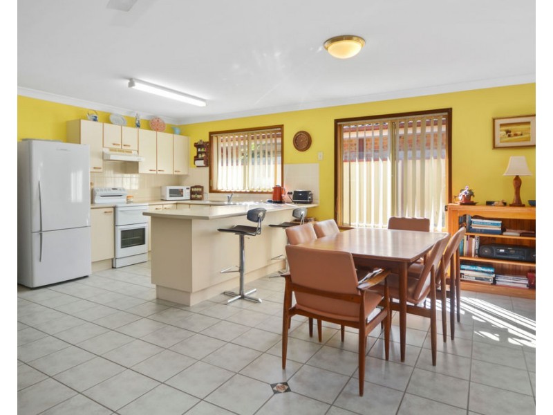 24 Lyndhurst Drive, Bomaderry NSW 2541