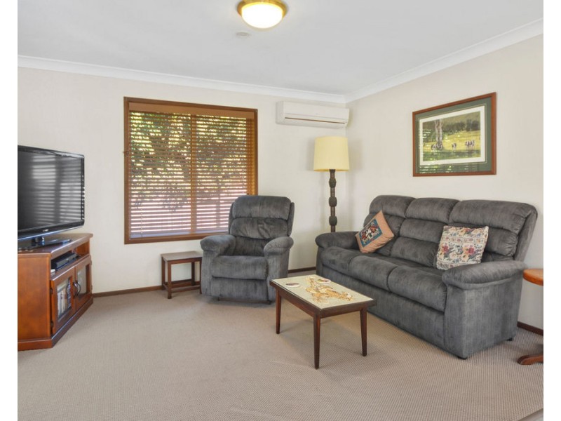 24 Lyndhurst Drive, Bomaderry NSW 2541