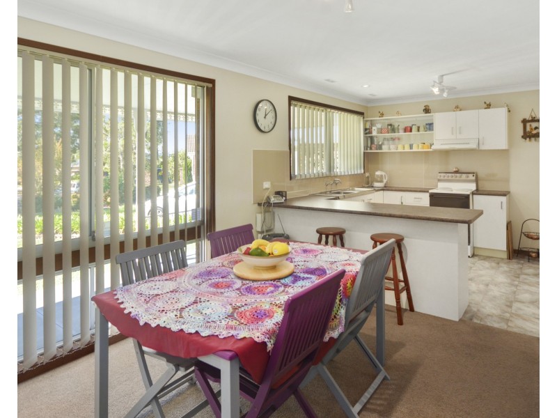 3 Lynmouth Grove, Bomaderry NSW 2541
