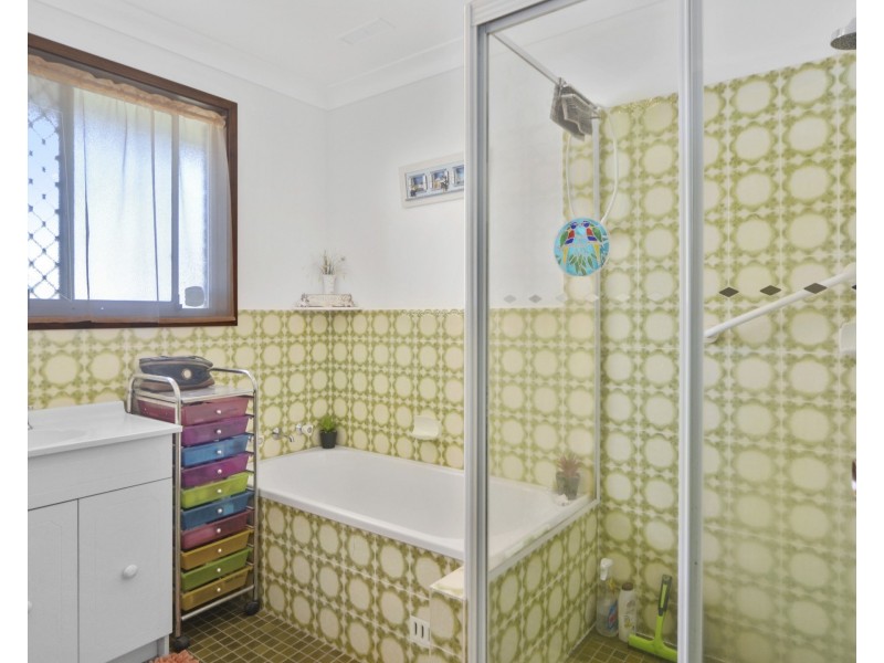 3 Lynmouth Grove, Bomaderry NSW 2541