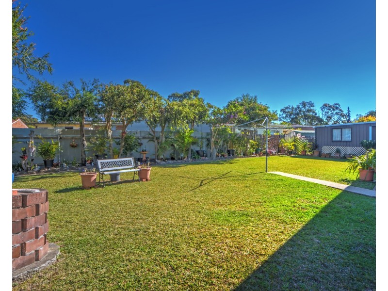 3 Lynmouth Grove, Bomaderry NSW 2541