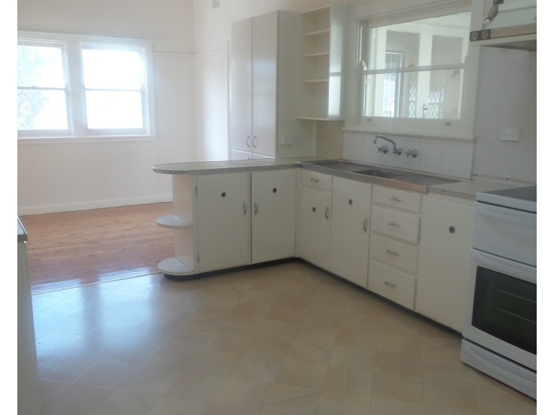 96 Jervis Street, Nowra NSW 2541