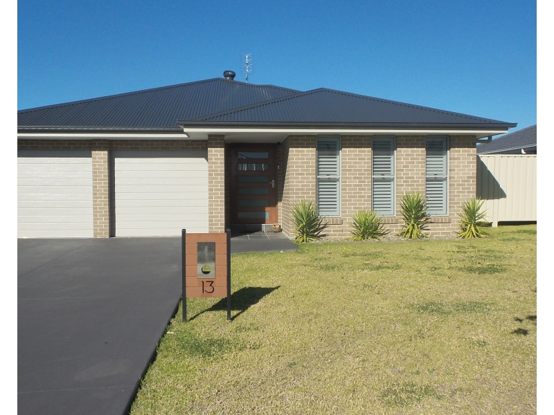 13 Caladenia Crescent, South Nowra NSW 2541