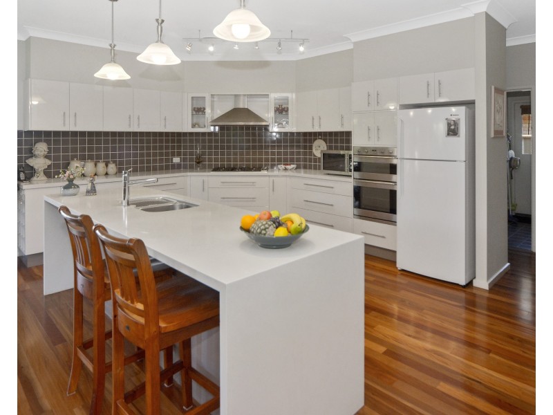 11 Lacebark Grove, Worrigee NSW 2540