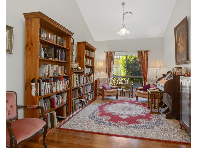 11 Lacebark Grove, Worrigee NSW 2540