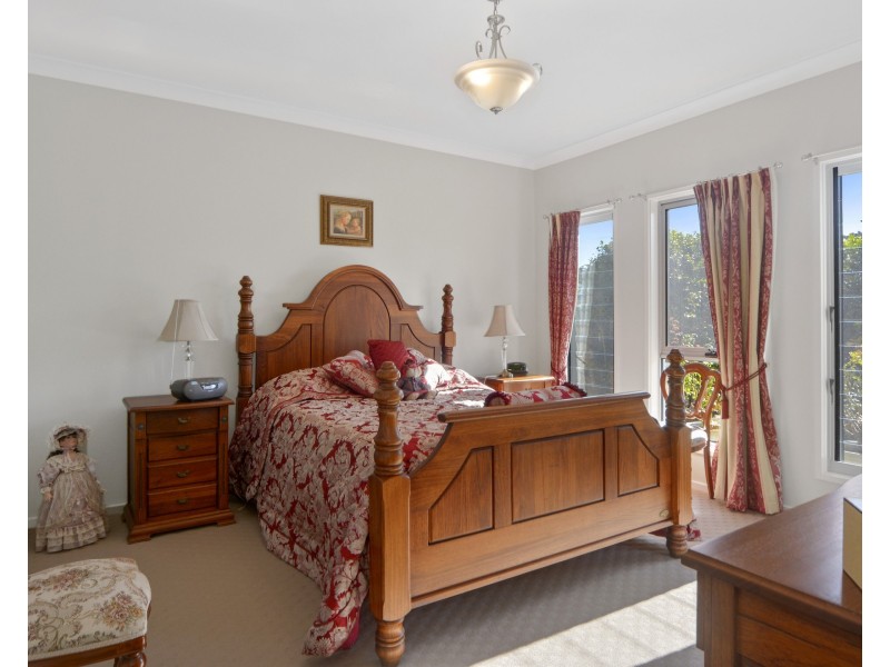 11 Lacebark Grove, Worrigee NSW 2540