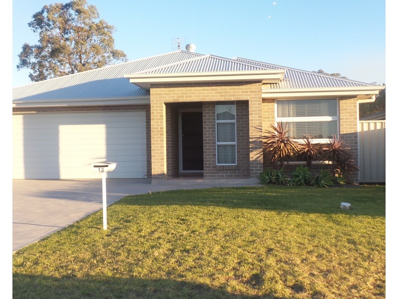 13 Denbigh Place, South Nowra NSW 2541