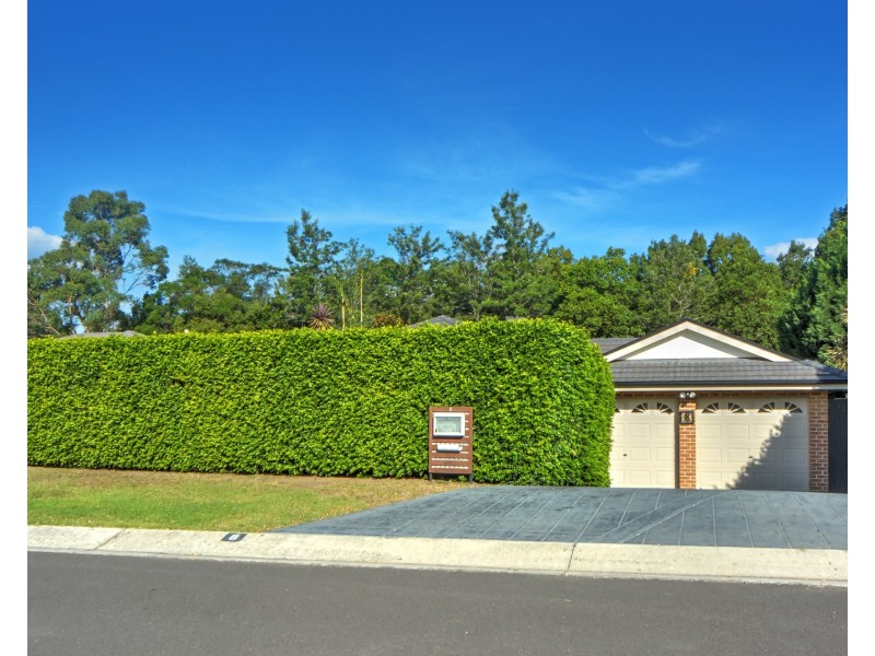 8 Jade Place, Meroo Meadow NSW 2540