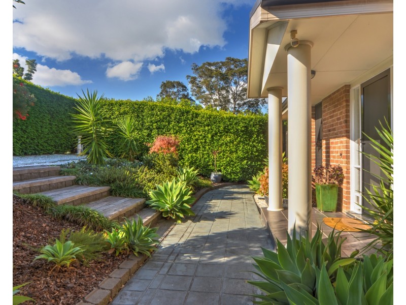 8 Jade Place, Meroo Meadow NSW 2540