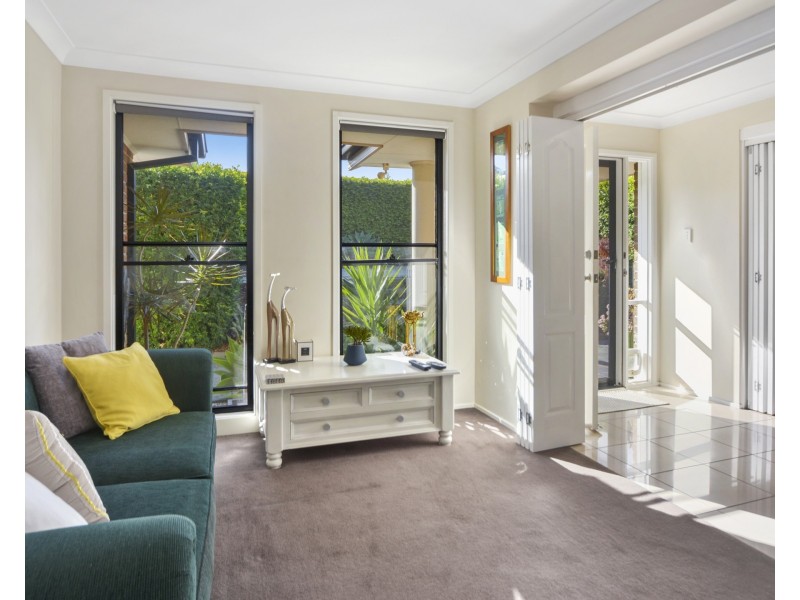 8 Jade Place, Meroo Meadow NSW 2540