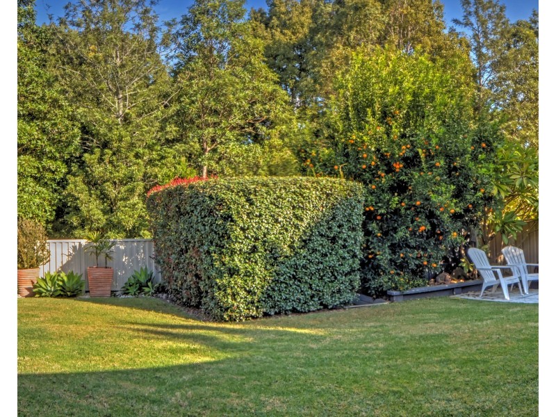 8 Jade Place, Meroo Meadow NSW 2540