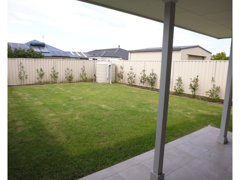 7B The Garden Walk, Worrigee NSW 2540