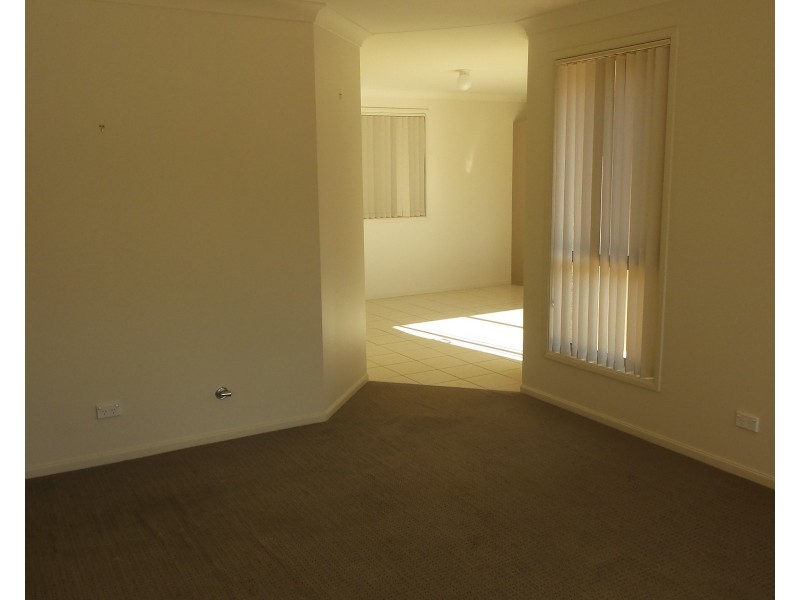 6/8 Meroo Road, Bomaderry NSW 2541
