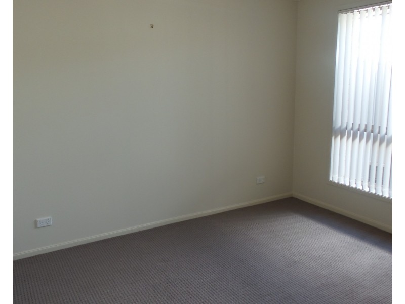 6/8 Meroo Road, Bomaderry NSW 2541