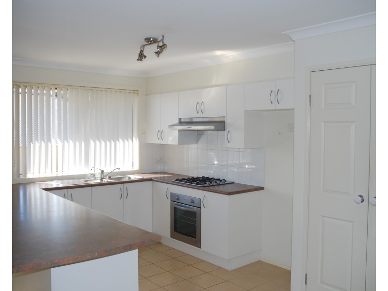 22 Warrigal Street, Nowra NSW 2541