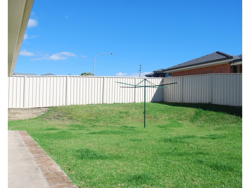22 Warrigal Street, Nowra NSW 2541
