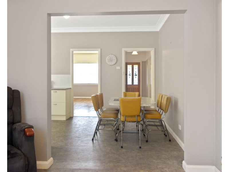 98 Jervis Street, Nowra NSW 2541