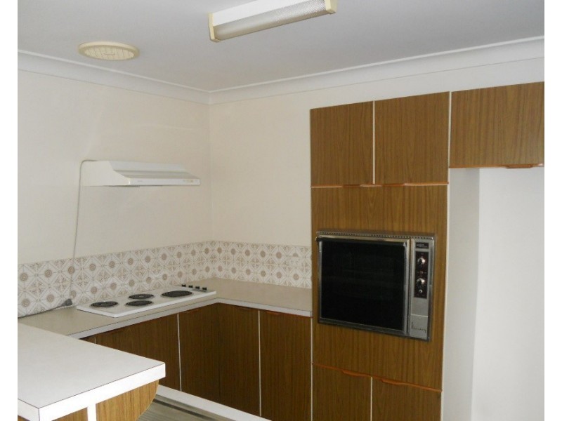 2/10 Keft Avenue, Nowra NSW 2541