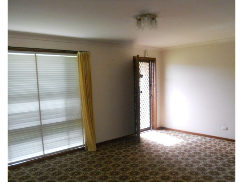 2/10 Keft Avenue, Nowra NSW 2541