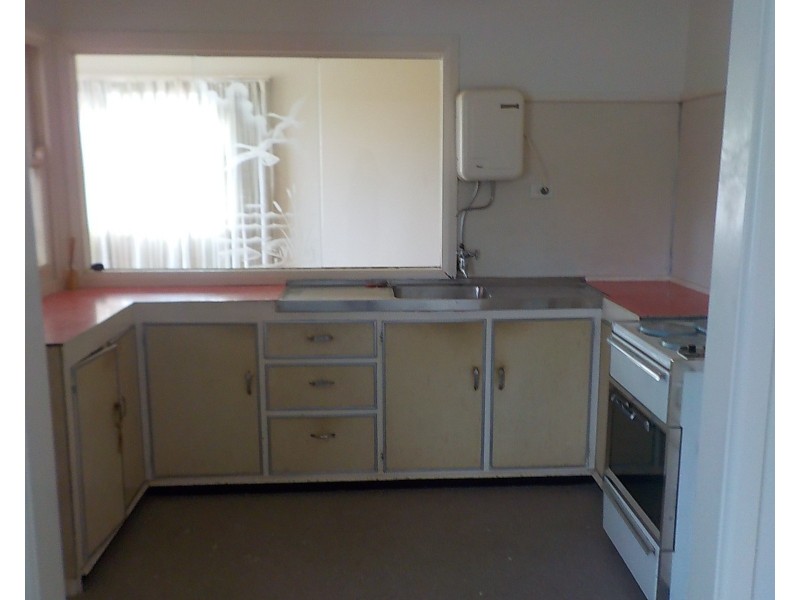 11 Osborne Street, Nowra NSW 2541