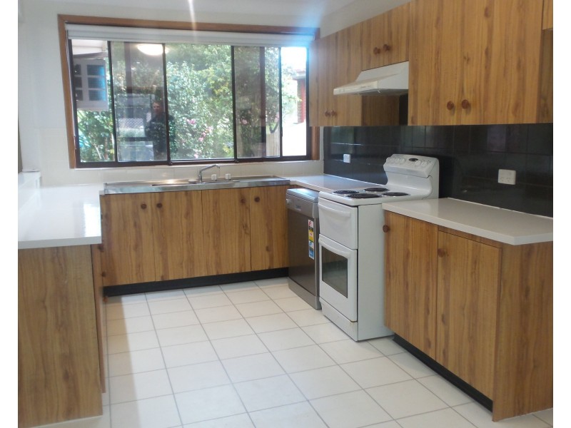 3 Birkdale Grove, Bomaderry NSW 2541