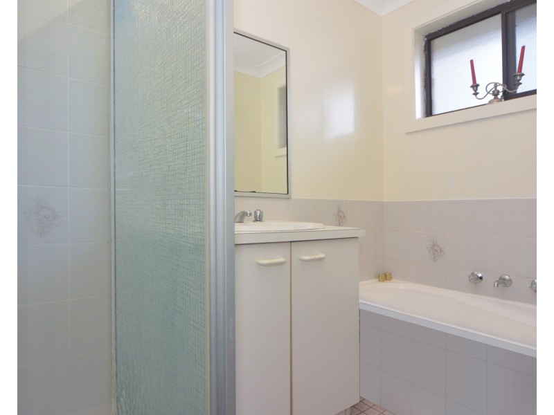 8 Beyeri Avenue, West Nowra NSW 2541