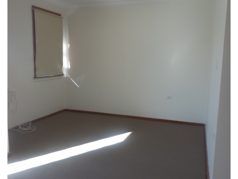 30 Sampsons Crescent, Bomaderry NSW 2541