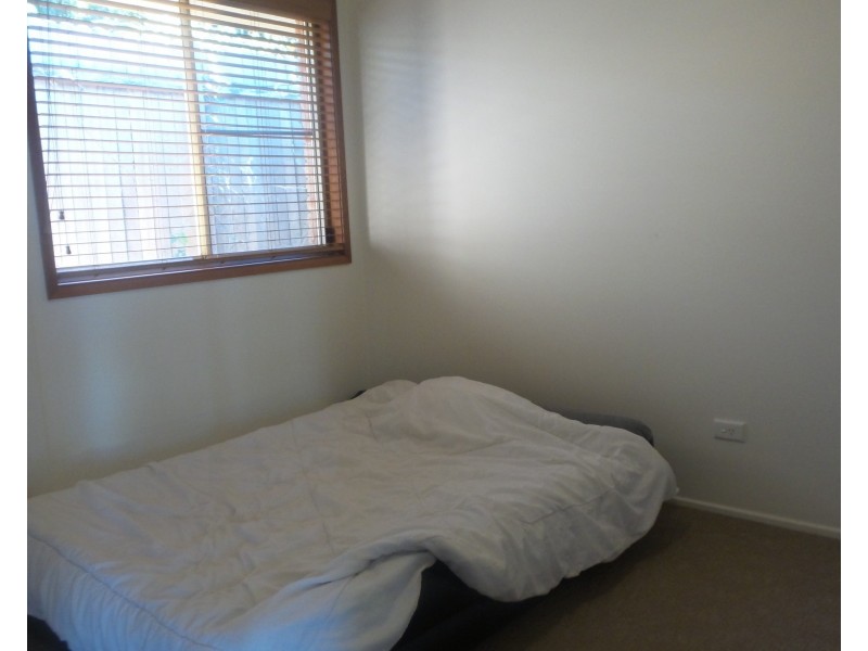 13 Regent Place, Bomaderry NSW 2541