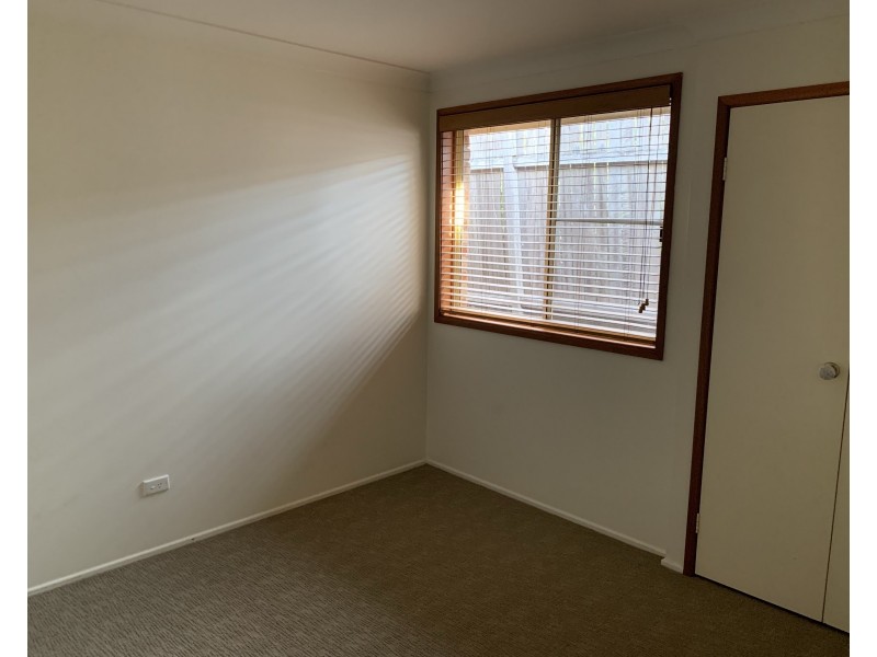 13 Regent Place, Bomaderry NSW 2541