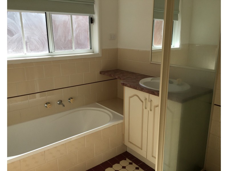 6/7 Hamilton Place, Bomaderry NSW 2541