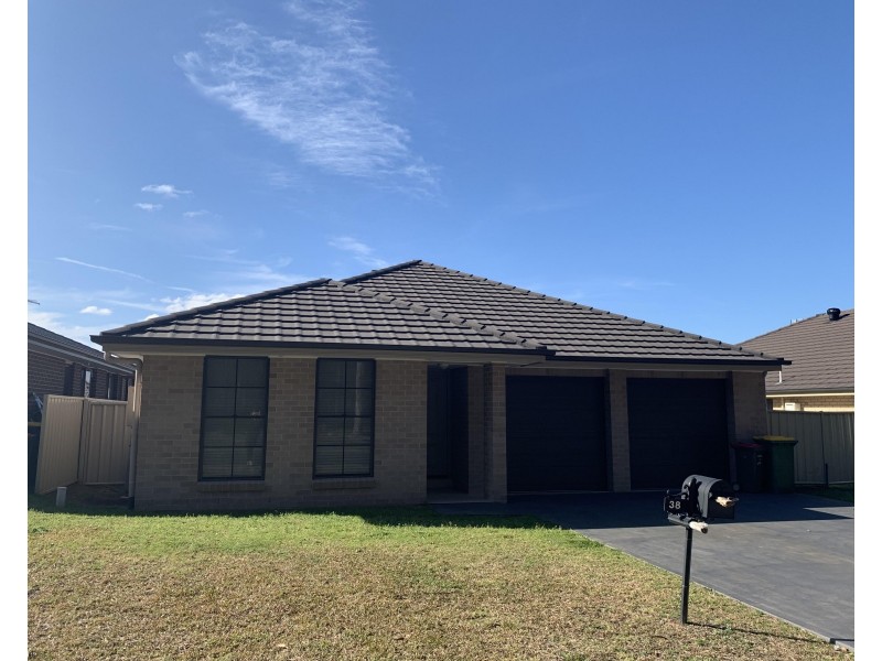 38 Rannoch Drive, West Nowra NSW 2541