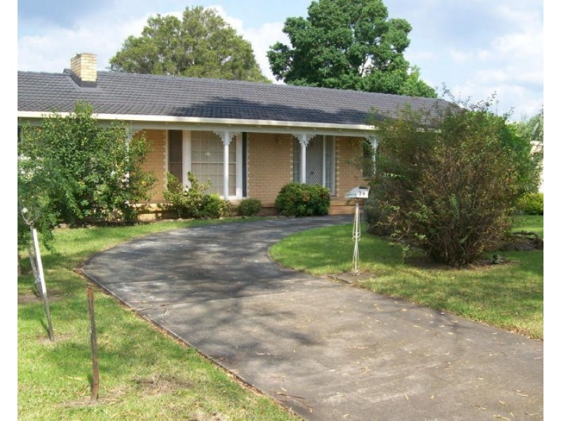 24 Lyrebird Drive, Nowra NSW 2541