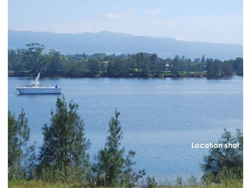 24 Lyrebird Drive, Nowra NSW 2541