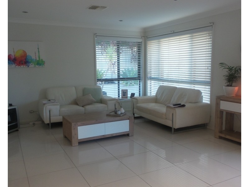 30 Emerald Drive, Meroo Meadow NSW 2540