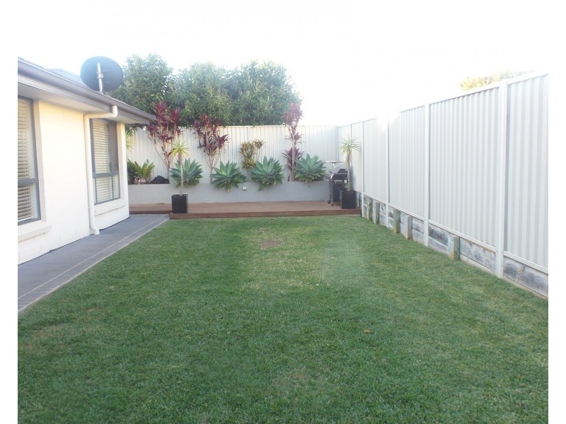 30 Emerald Drive, Meroo Meadow NSW 2540