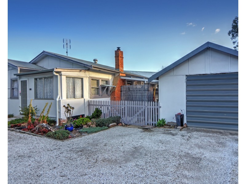 389 Princes Highway, Bomaderry NSW 2541