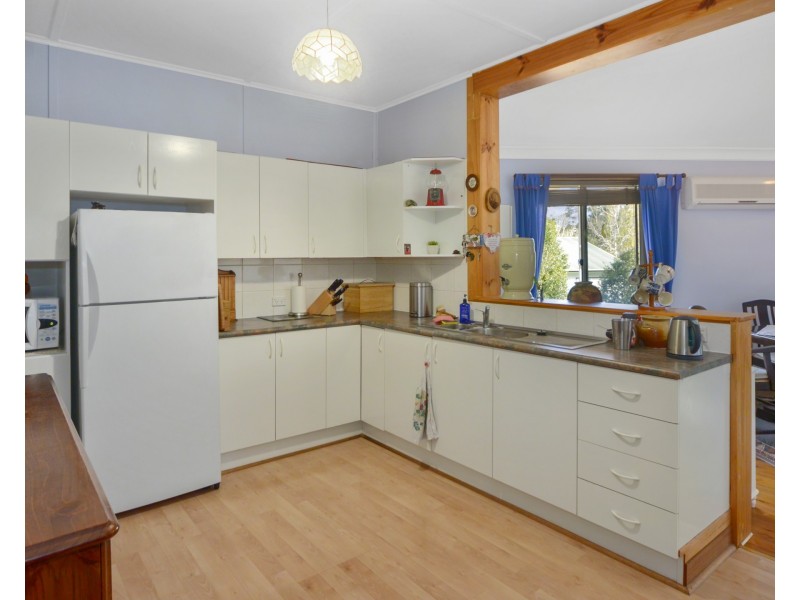 389 Princes Highway, Bomaderry NSW 2541